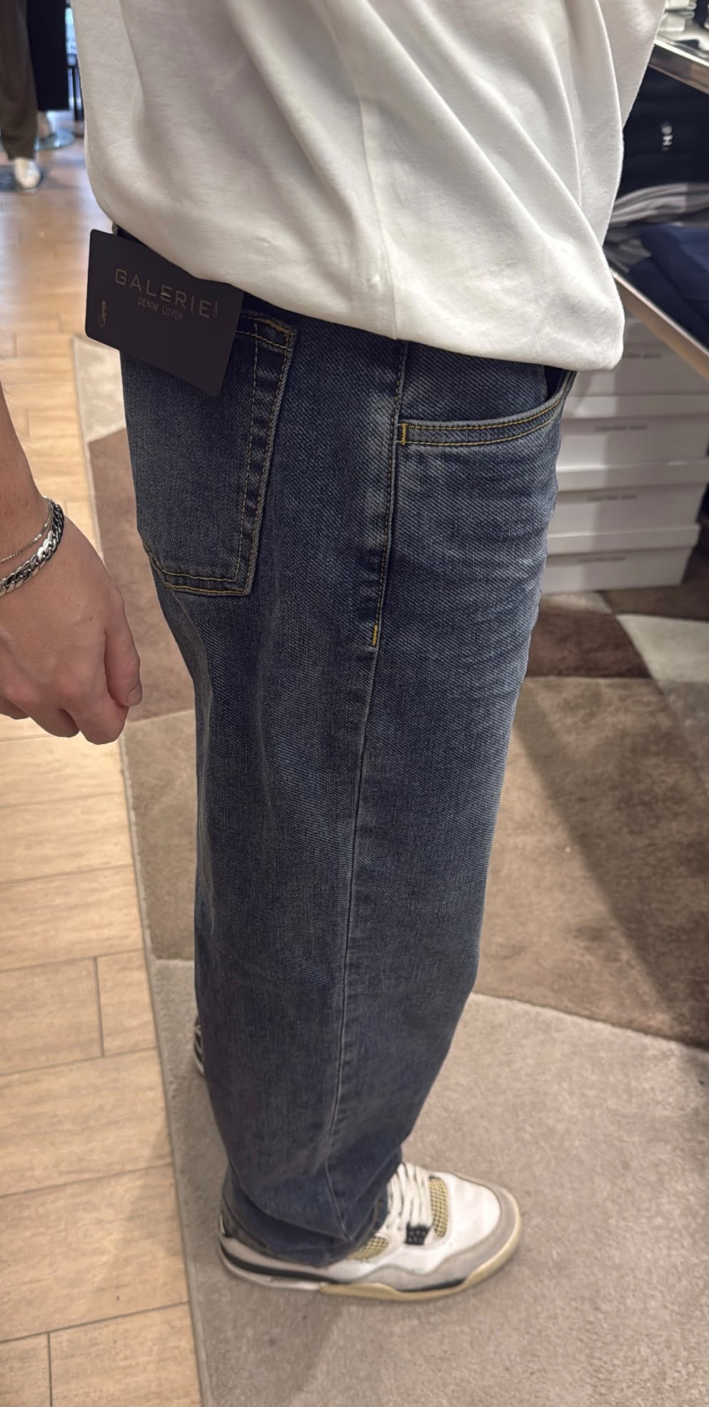 Jeans felpa over by Galerie