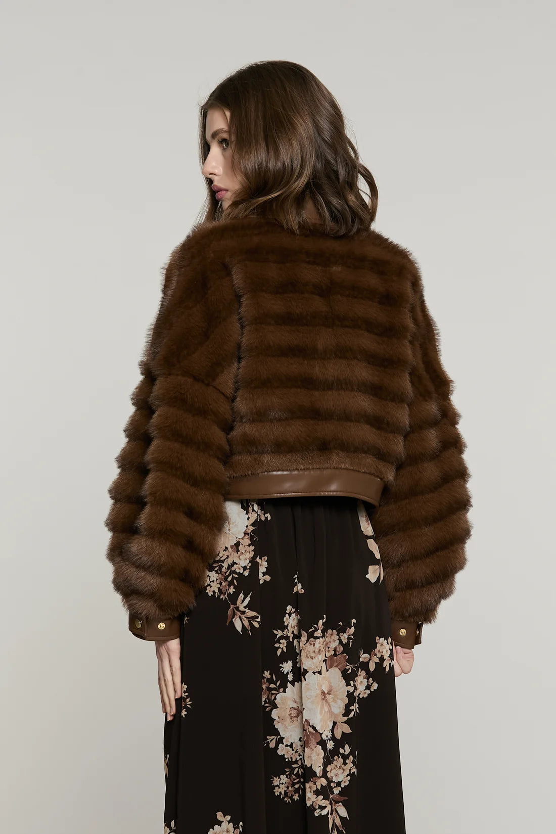 Pelliccia OVERTOYOU eco corta manica lunga con inserti ecopelle più zip più snap by Relish