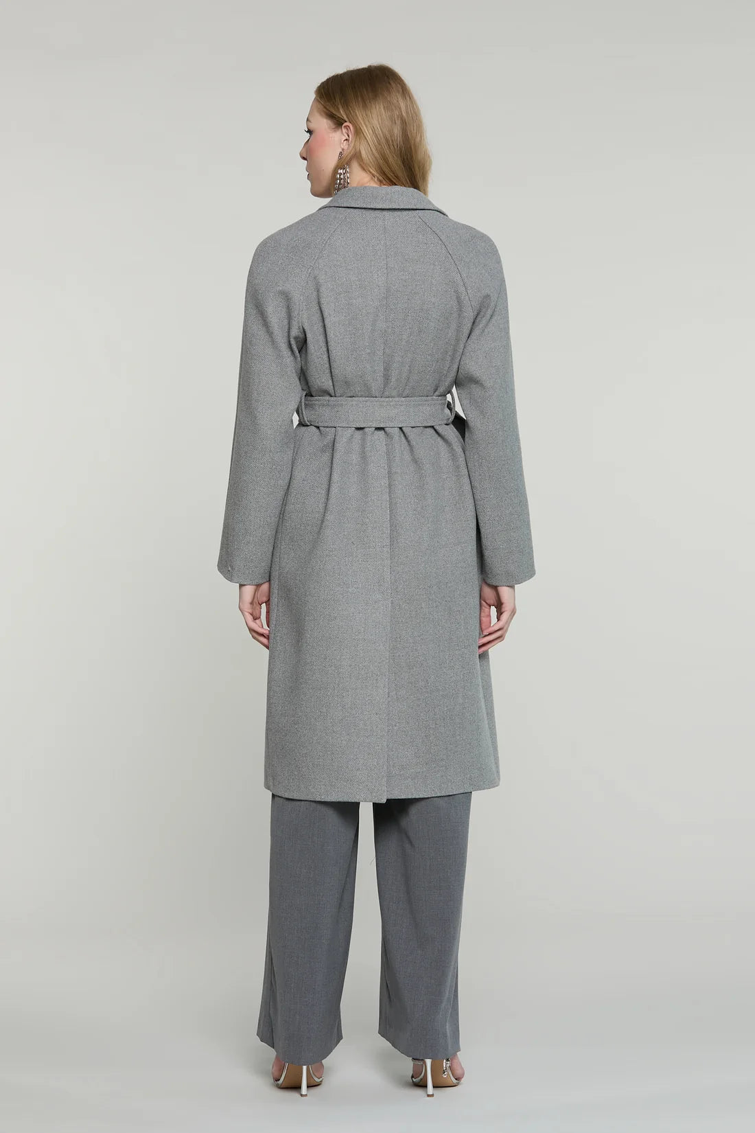 Cappotto CLEMIA lungo manica lunga raglan con tasche più cintura by Relish